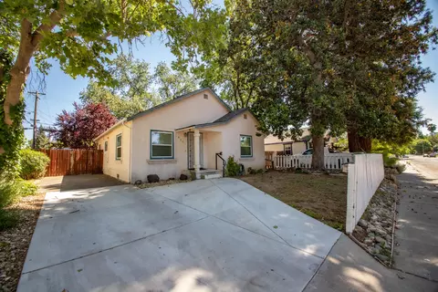 856 State St, Redding, CA 96001