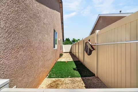 Exterior - 2169 Cadjew St, Redding, CA 96003 photo 10 of 10