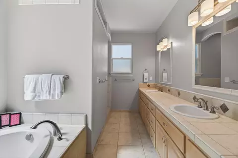 Bath - 2169 Cadjew St, Redding, CA 96003 photo 2 of 8