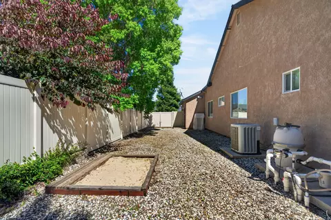Exterior - 2169 Cadjew St, Redding, CA 96003 photo 9 of 10