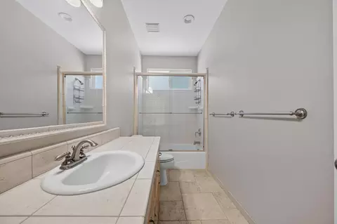 Bath - 2169 Cadjew St, Redding, CA 96003 photo 4 of 7