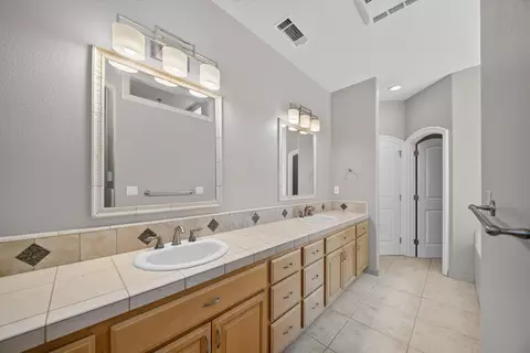 Bath - 2169 Cadjew St, Redding, CA 96003 photo 7 of 7
