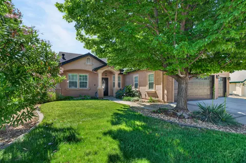 Exterior - 2169 Cadjew St, Redding, CA 96003 photo 2 of 10