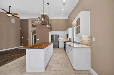 Kitchen - 2169 Cadjew St, Redding, CA 96003 photo 3 of 3