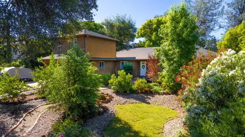 1451 Carter Way, Redding, CA 96002