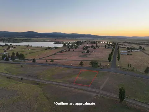 165 Yellow Pine Dr, Alturas, CA 96101