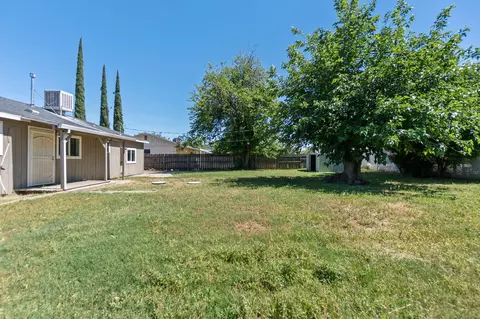 Exterior - 725 East Ave, Red Bluff, CA 96080 photo 11 of 13