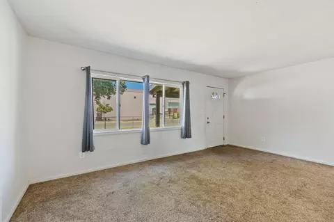 Living - 725 East Ave, Red Bluff, CA 96080 photo 2 of 7