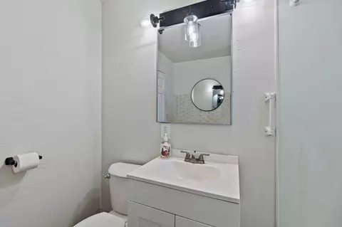 Bath - 725 East Ave, Red Bluff, CA 96080 photo 2 of 2