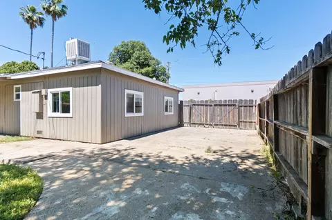 Exterior - 725 East Ave, Red Bluff, CA 96080 photo 13 of 13