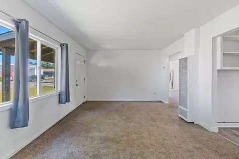 Living - 725 East Ave, Red Bluff, CA 96080 photo 3 of 7