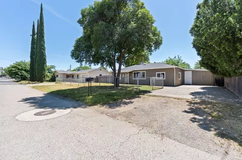 Exterior - 725 East Ave, Red Bluff, CA 96080 photo 5 of 13