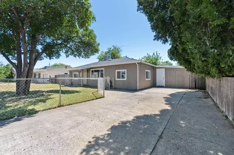 Exterior - 725 East Ave, Red Bluff, CA 96080 photo 3 of 13