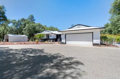 Exterior - 10390 October Ln, Redding, CA 96003 photo 24 of 32