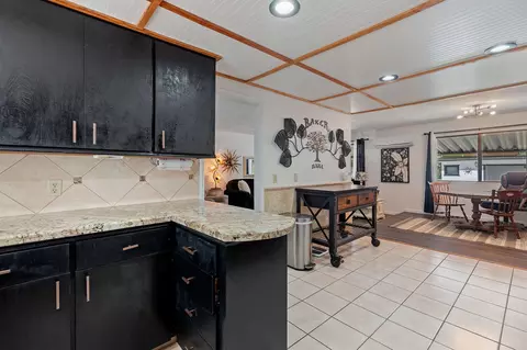 Kitchen - 10390 October Ln, Redding, CA 96003 photo 7 of 8