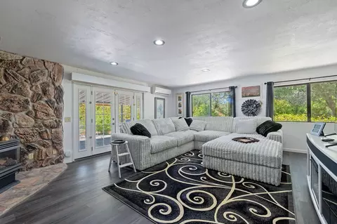 Living - 10390 October Ln, Redding, CA 96003 photo 8 of 12