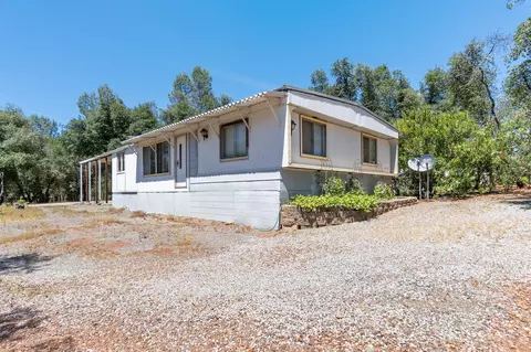 Exterior - 10390 October Ln, Redding, CA 96003 photo 27 of 32