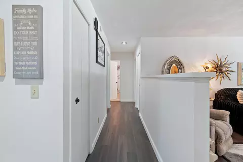 Entry Way - 10390 October Ln, Redding, CA 96003 photo 2 of 2