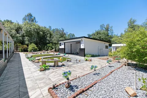 Exterior - 10390 October Ln, Redding, CA 96003 photo 7 of 32