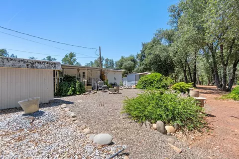 Exterior - 10390 October Ln, Redding, CA 96003 photo 29 of 32