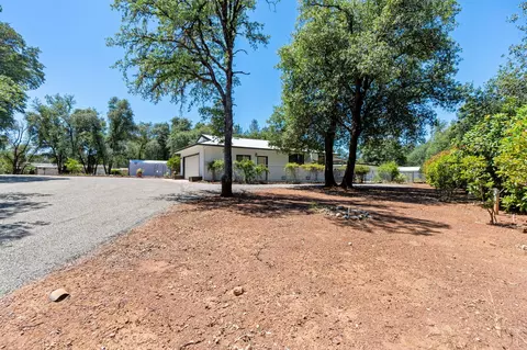 Exterior - 10390 October Ln, Redding, CA 96003 photo 26 of 32