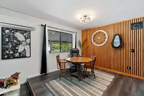Dining - 10390 October Ln, Redding, CA 96003 photo 1 of 5