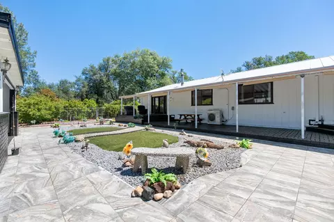Exterior - 10390 October Ln, Redding, CA 96003 photo 6 of 32