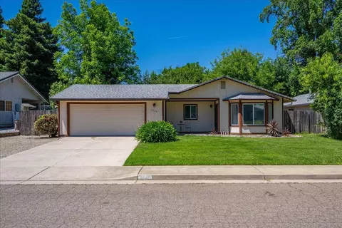 2720 Sandstone Dr, Anderson, CA 96007