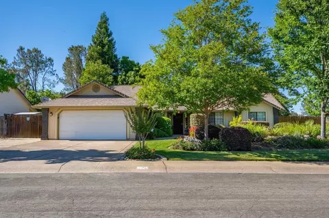 2946 Dawnridge Dr, Redding, CA 96001