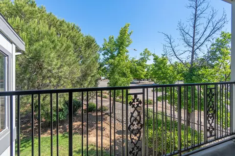 Exterior - 426 Ridgecrest Trl #223, Redding, CA 96003 photo 4 of 15