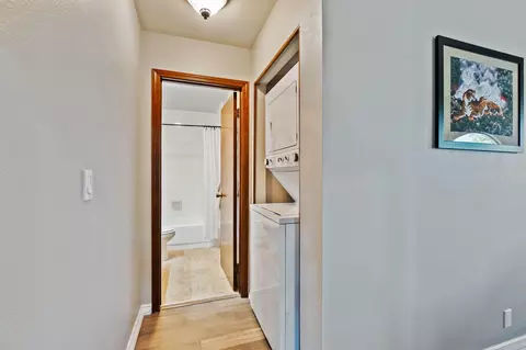 Entry Way - 426 Ridgecrest Trl #223, Redding, CA 96003 photo 6 of 7
