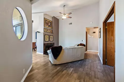 Entry Way - 426 Ridgecrest Trl #223, Redding, CA 96003 photo 2 of 7