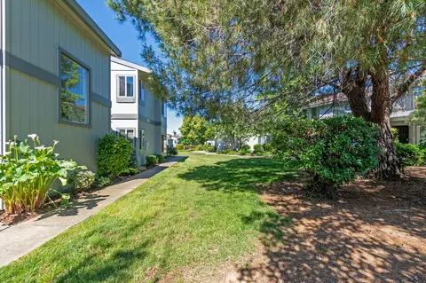 Exterior - 426 Ridgecrest Trl #223, Redding, CA 96003 photo 6 of 15