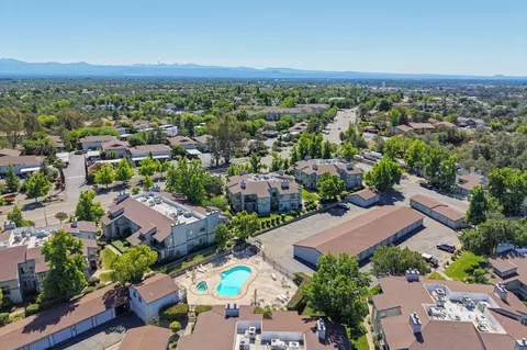 View/Area - 426 Ridgecrest Trl #223, Redding, CA 96003 photo 6 of 8