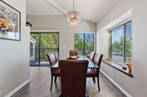 Dining - 426 Ridgecrest Trl #223, Redding, CA 96003 photo 4 of 5