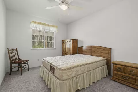 Bedroom - 1482 Rose Tree Ln, Redding, CA 96003 photo 3 of 5
