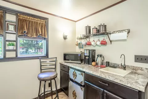 Kitchen - 5609 Shady Ln, Anderson, CA 96007 photo 4 of 5