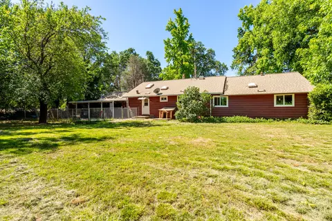 Exterior - 5609 Shady Ln, Anderson, CA 96007 photo 11 of 18