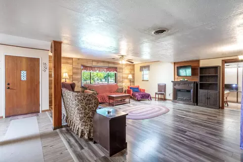 Living - 5609 Shady Ln, Anderson, CA 96007 photo 1 of 2