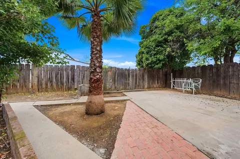 Exterior - 2186 Balls Ferry Rd, Anderson, CA 96007 photo 7 of 10