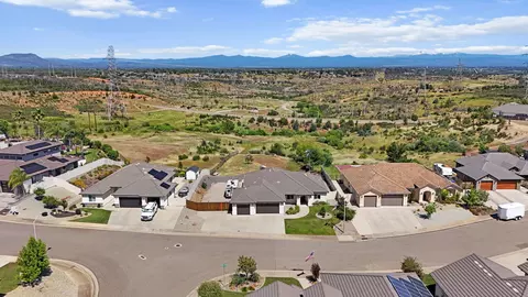 View/Area - 1187 Coggins St, Redding, CA 96003 photo 4 of 15