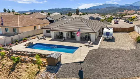View/Area - 1187 Coggins St, Redding, CA 96003 photo 3 of 15
