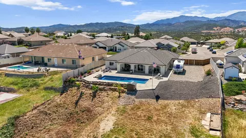 View/Area - 1187 Coggins St, Redding, CA 96003 photo 6 of 15