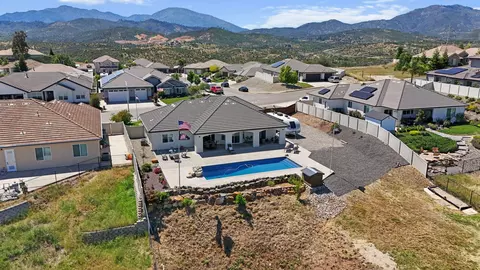 View/Area - 1187 Coggins St, Redding, CA 96003 photo 11 of 15
