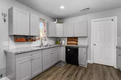 Kitchen - 1158 Madison St, Red Bluff, CA 96080 photo 4 of 5