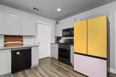 Kitchen - 1158 Madison St, Red Bluff, CA 96080 photo 1 of 5