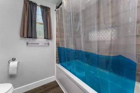 Bath - 1158 Madison St, Red Bluff, CA 96080 photo 1 of 4