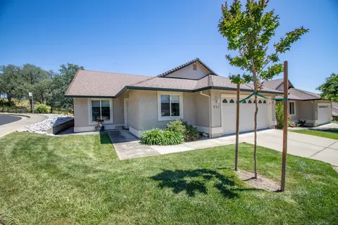 805 Cherryhill Trl, Redding, CA 96003