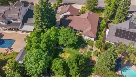 View/Area - 2719 Western Oak Dr, Redding, CA 96002 photo 4 of 5