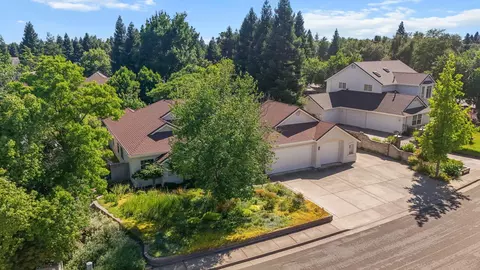 View/Area - 2719 Western Oak Dr, Redding, CA 96002 photo 1 of 5